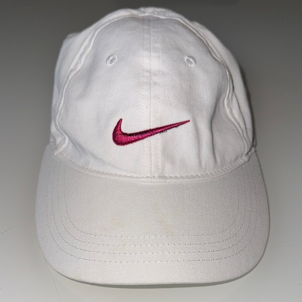 Nike standard white golf cap, adjustable 4-6X